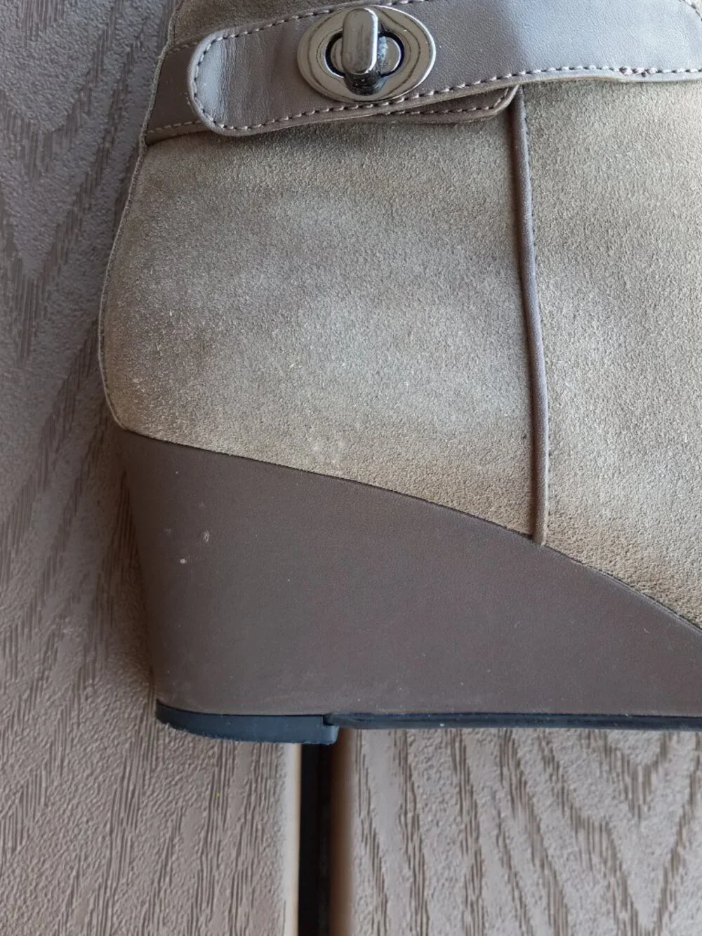 Aquatalia Juliana Brown Taupe Suede Wedge Booties Waterproof Sz 8 MADE IN ITALY